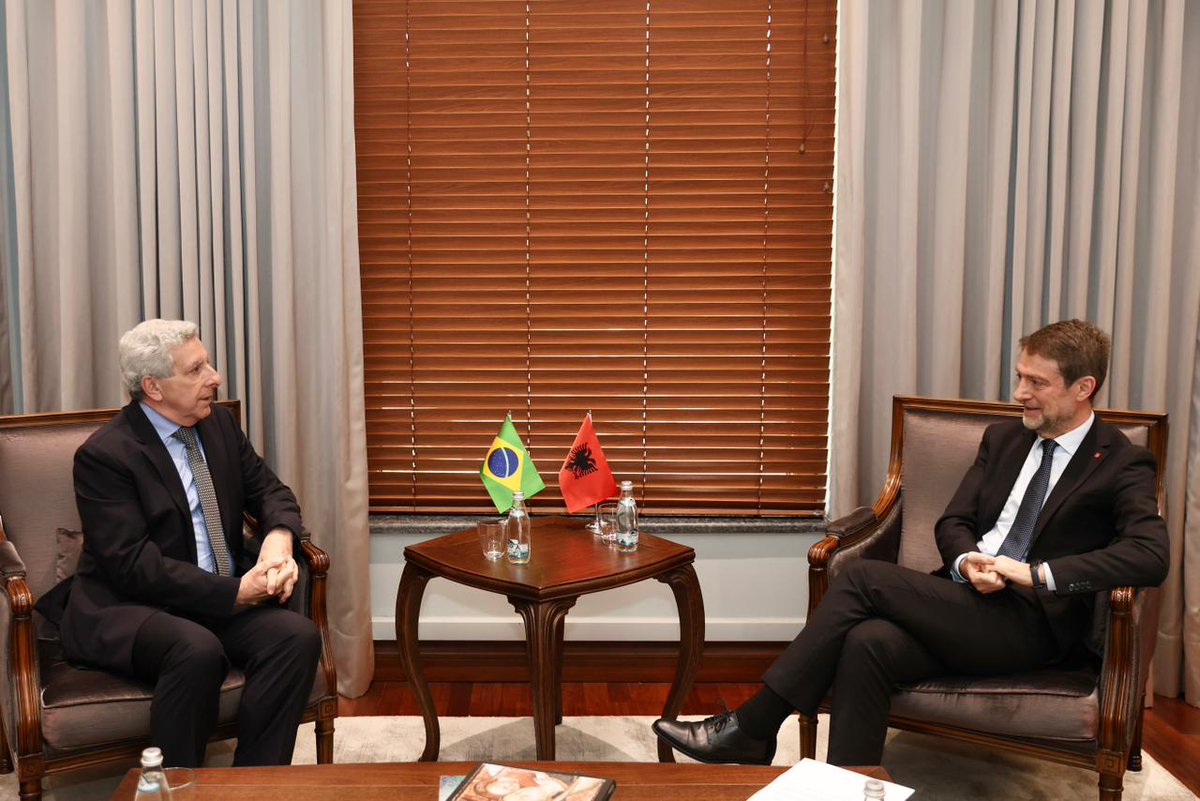 HoxhaFer's tweet image. 🇦🇱🇧🇷 It was a pleasure to meet the Ambassador of #Brazil to Tirana, Mr. João Tabajara de Oliveira Junior. 

As we mark 65 years of diplomatic relations, we reaffirmed our commitment to further deepen bilateral cooperation through enhanced institutional dialogue and increased