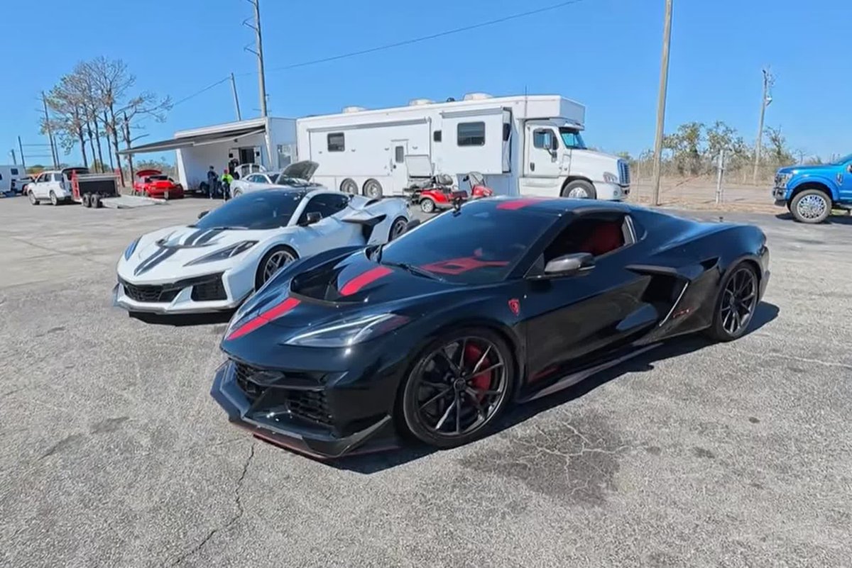 CorvetteBlogger's tweet image. [VIDEO] C8 Corvette ZR1 Coupe vs Convertible - Does Body-Style Affect Quarter Mile Speed? corvetteblogger.com/2026/04/28/vid… #Corvette #ZR1