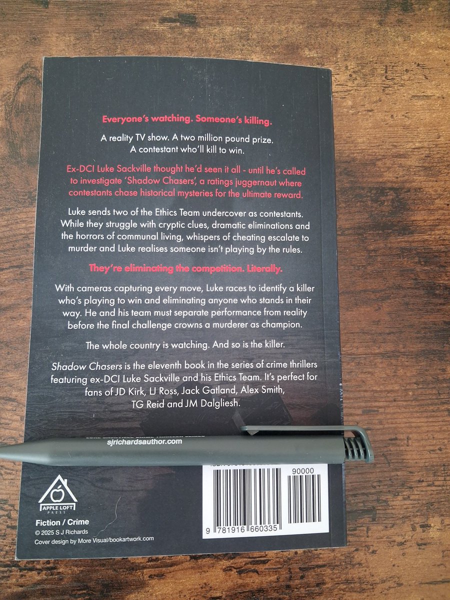 EastHullPete's tweet image. Some #BookPost. Thanks to Steve Richards for sending me a signed copy of the latest book in his Luke Sackville #ShadowChasers that I won on his email subscribers competition. Nifty little pen too