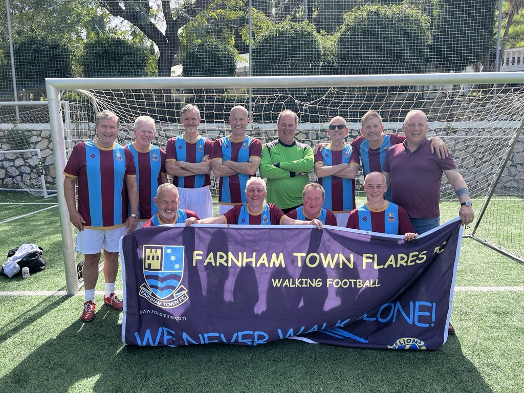 FarnhamTownFlares tweet media