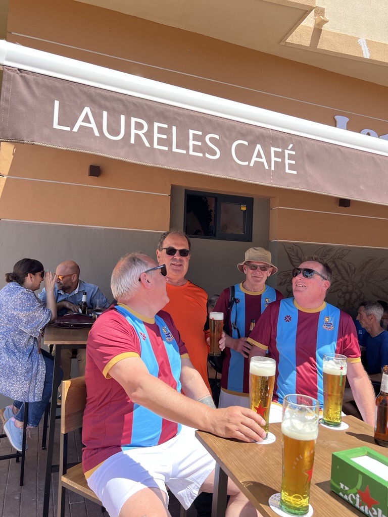 FarnhamTownFlares tweet media