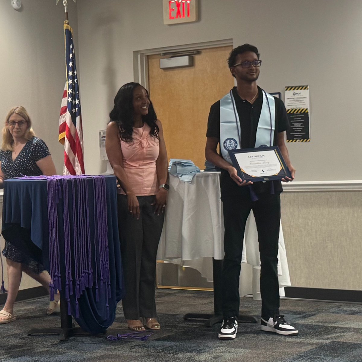 HillsboroughSch's tweet image. As the school year winds down, we’re celebrating the incredible accomplishments of our students, and one group truly stands out: our collegiate academy seniors. 🎓

These graduates aren’t just earning their high school diplomas; they’re also walking away with their Associate of
