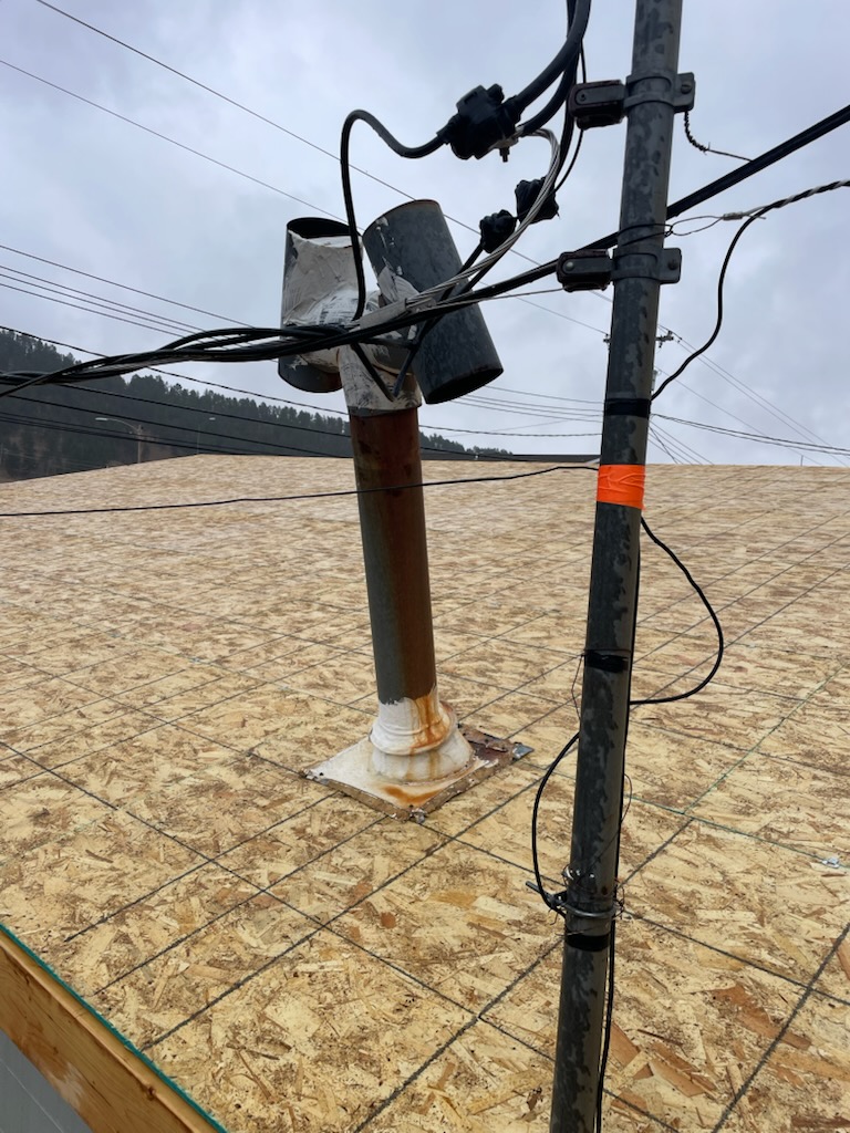 RasMech's tweet photo. Some before and after of a furnace vent pipe replacement. Coordinated our work alongside the customer’s roofing project! https://t.co/zRfNz3ooGn