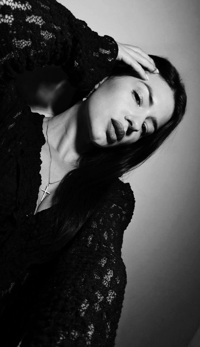 YuliaRem tweet media