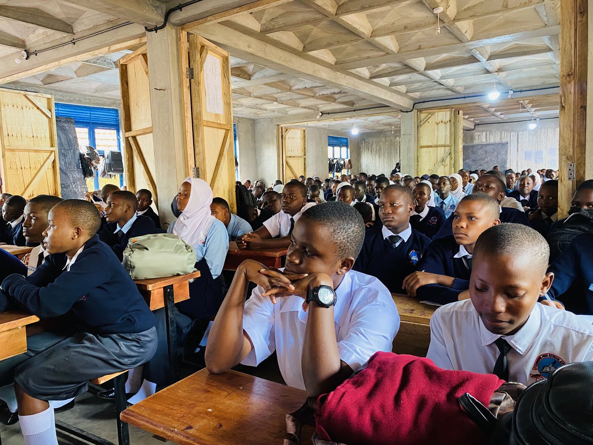 NanaMalaika3's tweet image. What a fulfilling day at Commune High School, Kitende!  
We introduced students to Rotary and Interact, shared what we do, and held open talks on mental health and menstrual hygiene. Mental wellbeing starts with awareness
#Interact #mentalhealth #rotaryeyamba 
#KiBreezeKinyuma