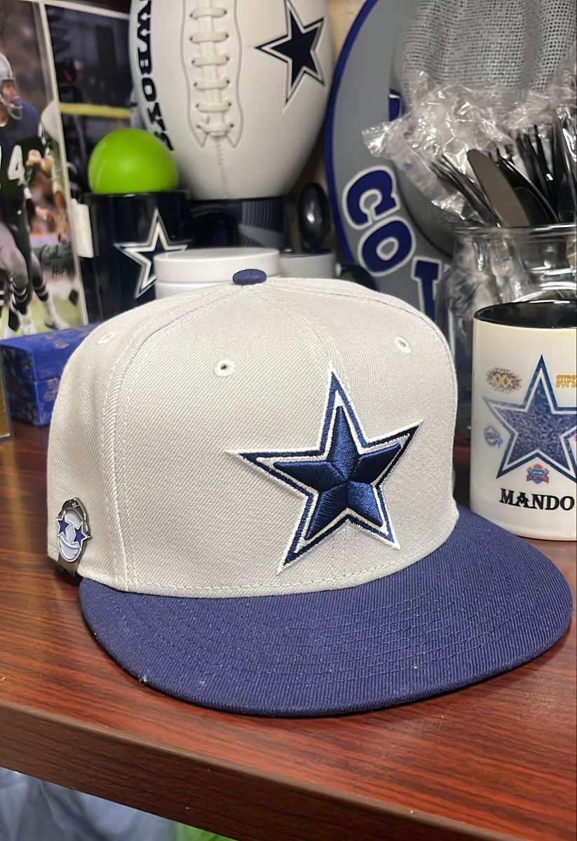 21armando21DC4L's tweet image. Lid of the day. #lids #collection #DallasCowboys