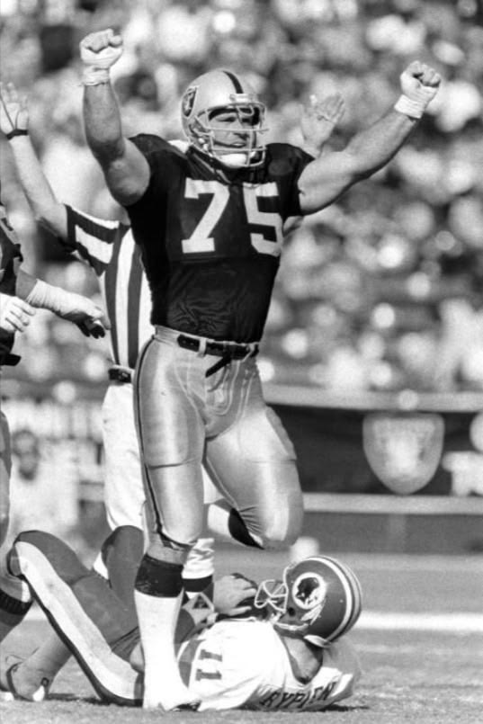 PrideandPoise21's tweet image. Howie Long sacks another QB #RaiderNation
