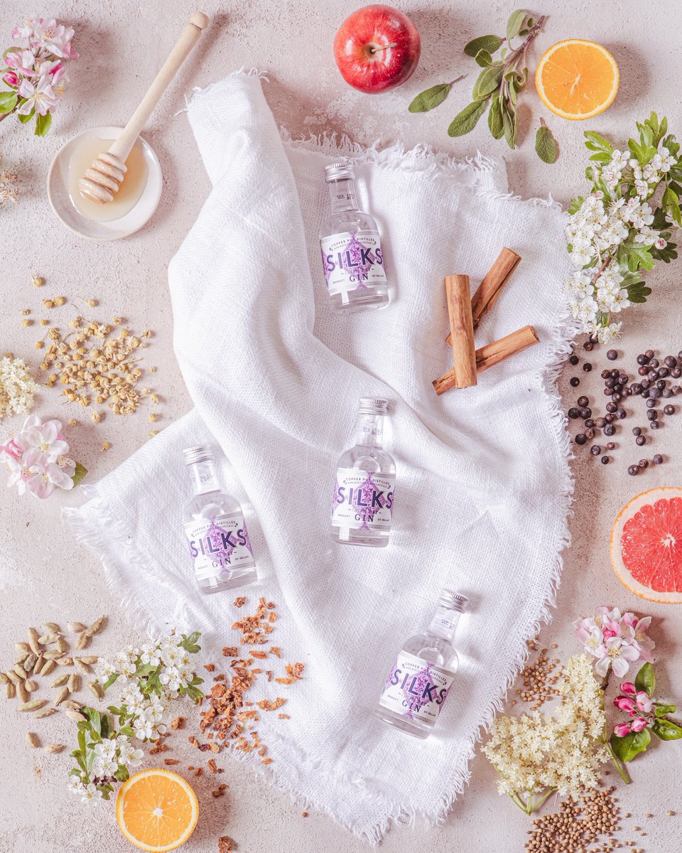 Boanndistillery's tweet image. Silks Irish Gin minis are now available at the Boann Distillery shop! 

These 50ml bottles are perfect for picnics, party favours or for a first taste of award-winning Silks Irish Gin 🍸Boann Distillery, Drogheda, A92 X593 📍

#Gin #CraftGin #IrishGin #GinAndTonic #GinMini