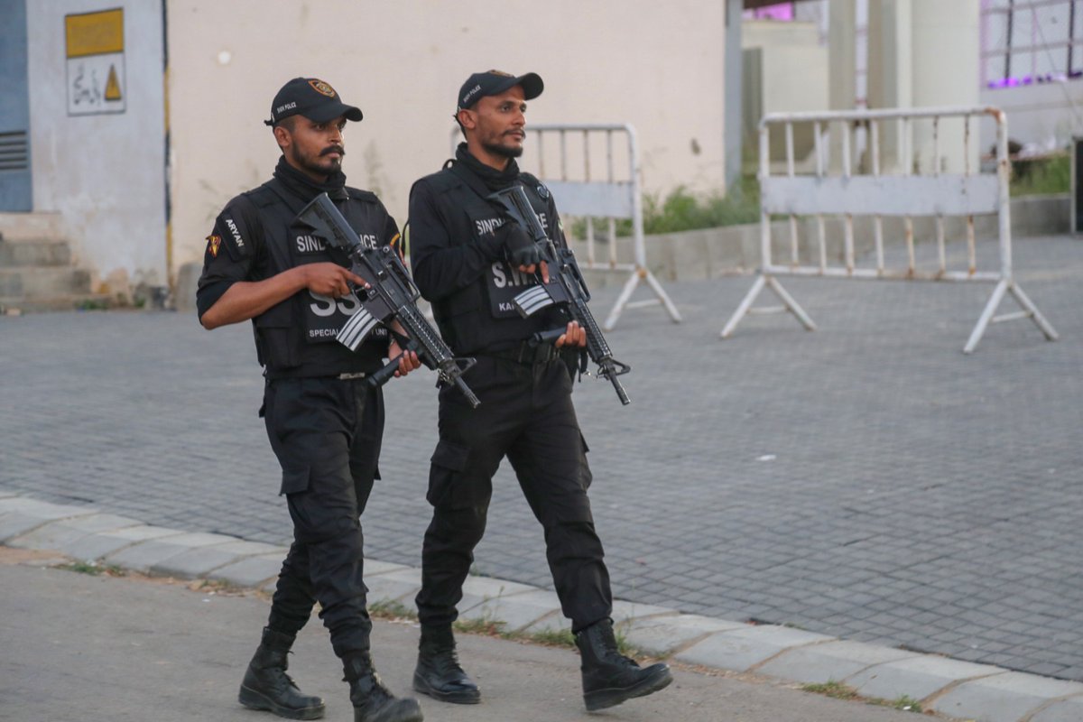 ssusindhpolice's tweet image. Strict security arrangements have been placed for the play-off match of Pakistan Super League (PSL) in National Bank Stadium.

#SSU | #PSL | #Security | #KarachiPolice | #SindhPolice