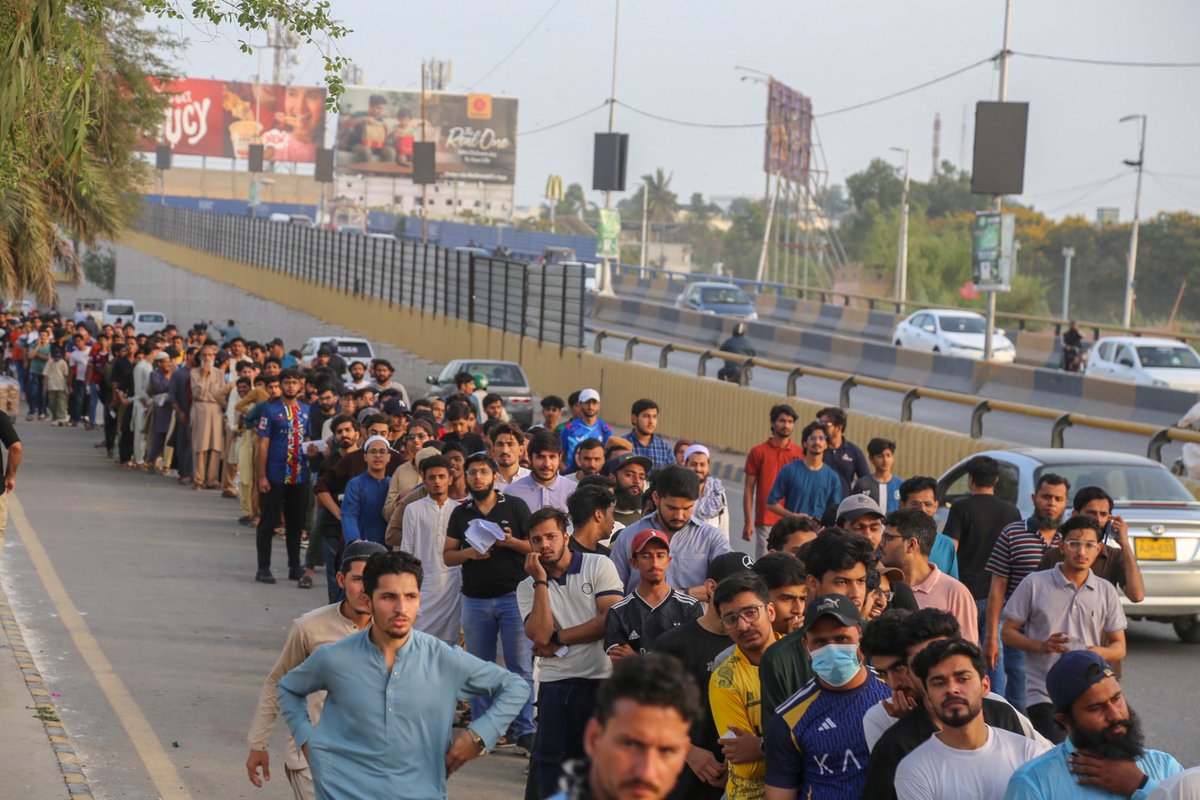 ssusindhpolice's tweet image. Strict security arrangements have been placed for the play-off match of Pakistan Super League (PSL) in National Bank Stadium.

#SSU | #PSL | #Security | #KarachiPolice | #SindhPolice