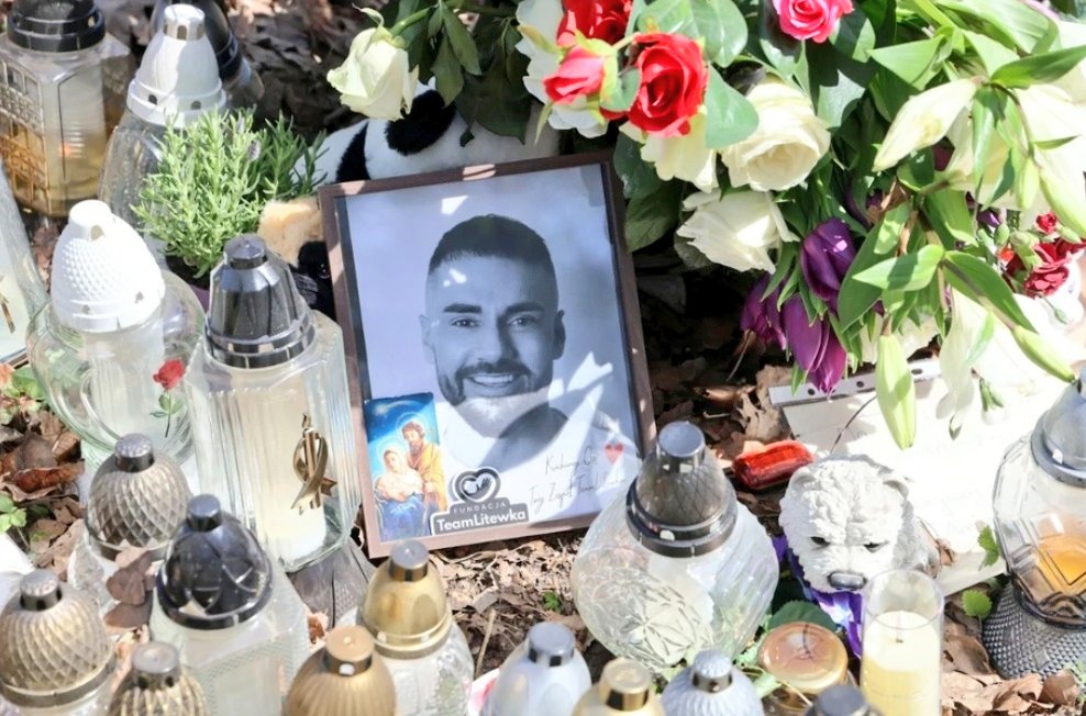 Fana43124688's tweet image. 🇵🇱🕯🪔💐🧸🎗The funeral date and location have been set. MP #ŁukaszLitewka will be buried on Wednesday, April 29, in his hometown of Sosnowiec.
#Poland #Sosnowiec 
⬇️
dziennikzachodni.pl/pogrzeb-lukasz…