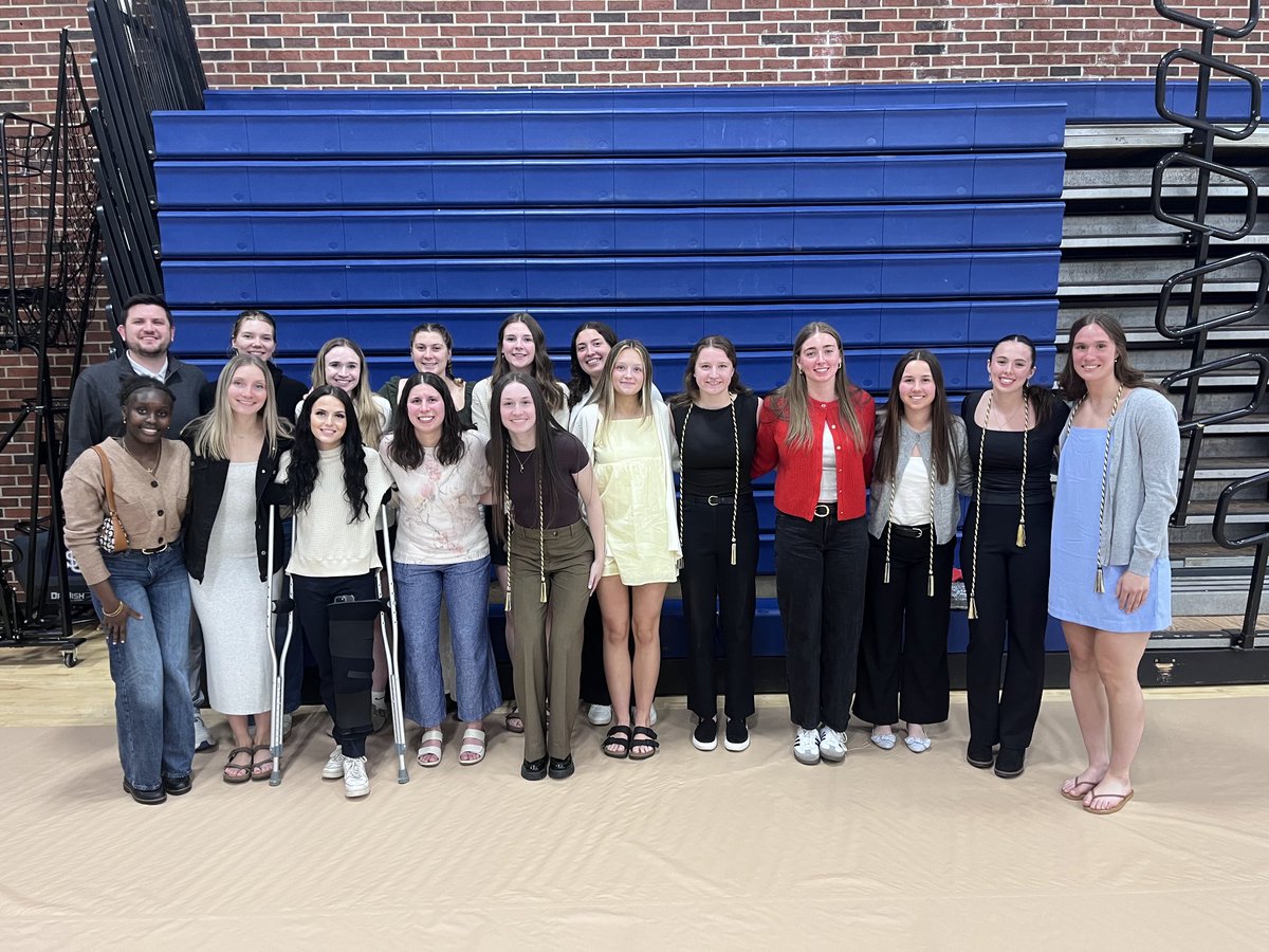 CoachSheaK's tweet photo. Such an amazing night at the USM Huskies Sports awards ceremony. So great to get back together with the team and see all the athletes honored for their accomplishments. https://t.co/SI6fwh1Nfl