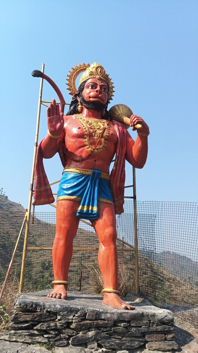 deepakb09356084's tweet photo. "जिनके सीने में श्री राम हैं, जिनके हाथों में गदा भारी है।

महिमा उनकी सबसे निराली, वो भक्त शिरोमणि बलकारी हैं।"
#सियावर_राम_चन्द्र_की_जय https://t.co/HyXi3dKYFF