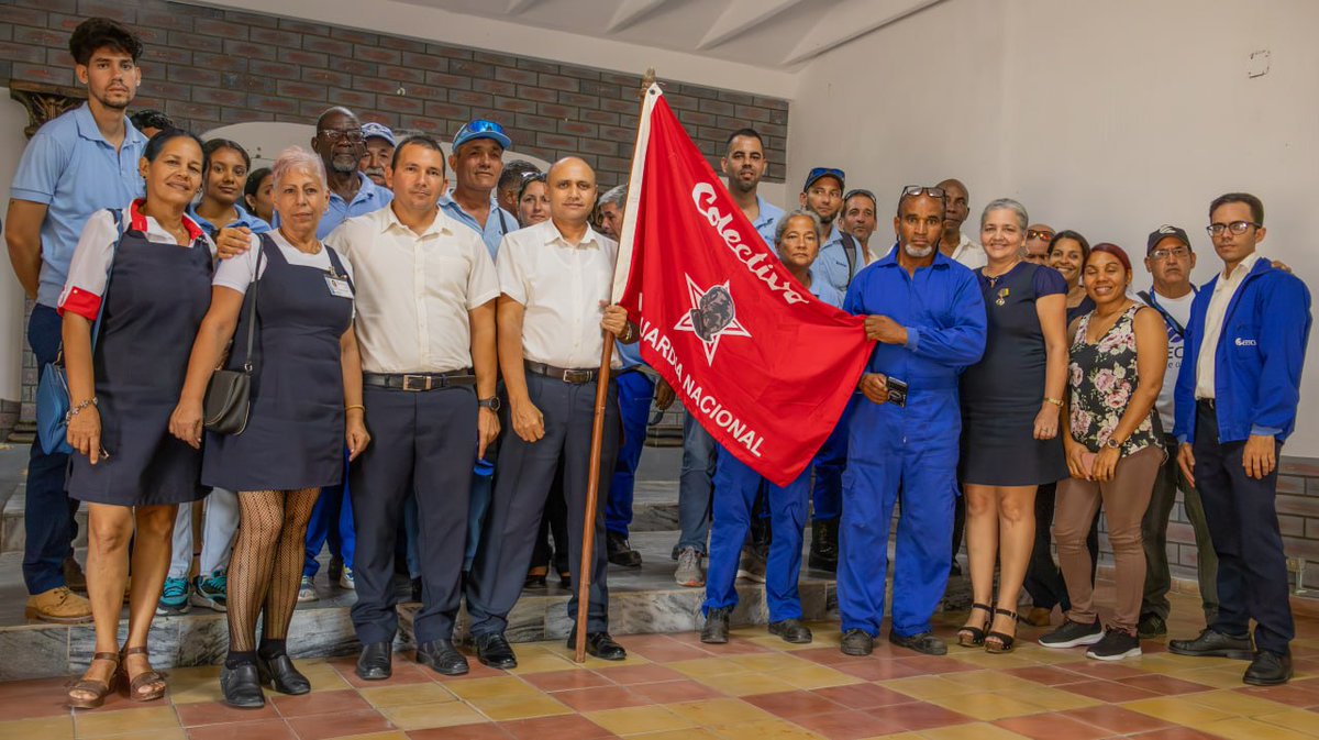 SMTCIE_IJ's tweet image. Tarde de alegría y emociones en el sindicato de las comunicaciones. La CTC otorgó la  Bandera Vanguardia Nacional a #Etecsa y #Radiocuba.
Se reconocen a trabajadores con la  medalla Lázaro Peña III , medalla Jesús Méndez, reconocimientos a dirigentes sindicales destacados.