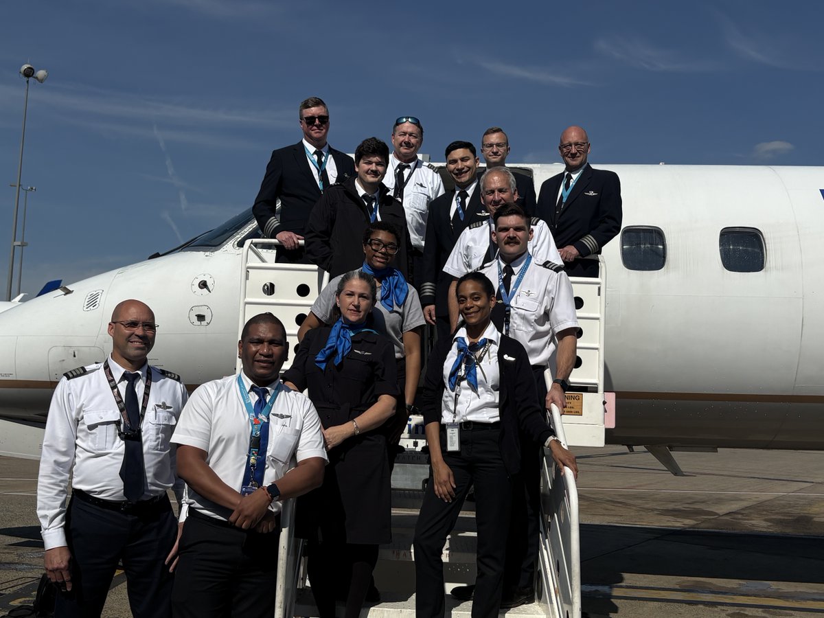 FlyCommuteAir's tweet photo. Congratulations and happy retirement, Captain Pete Joseph! Thank you @dulles_airport for the wonderful water cannon salute! π«‘ πβοΈ
#UnitedExpress #DullesAirport #AviationLife https://t.co/1RDflitjO1