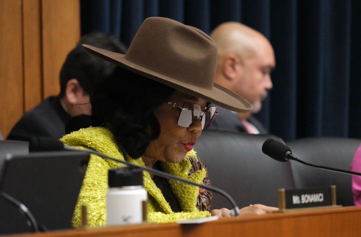 Rep. Frederica Wilson tweet media