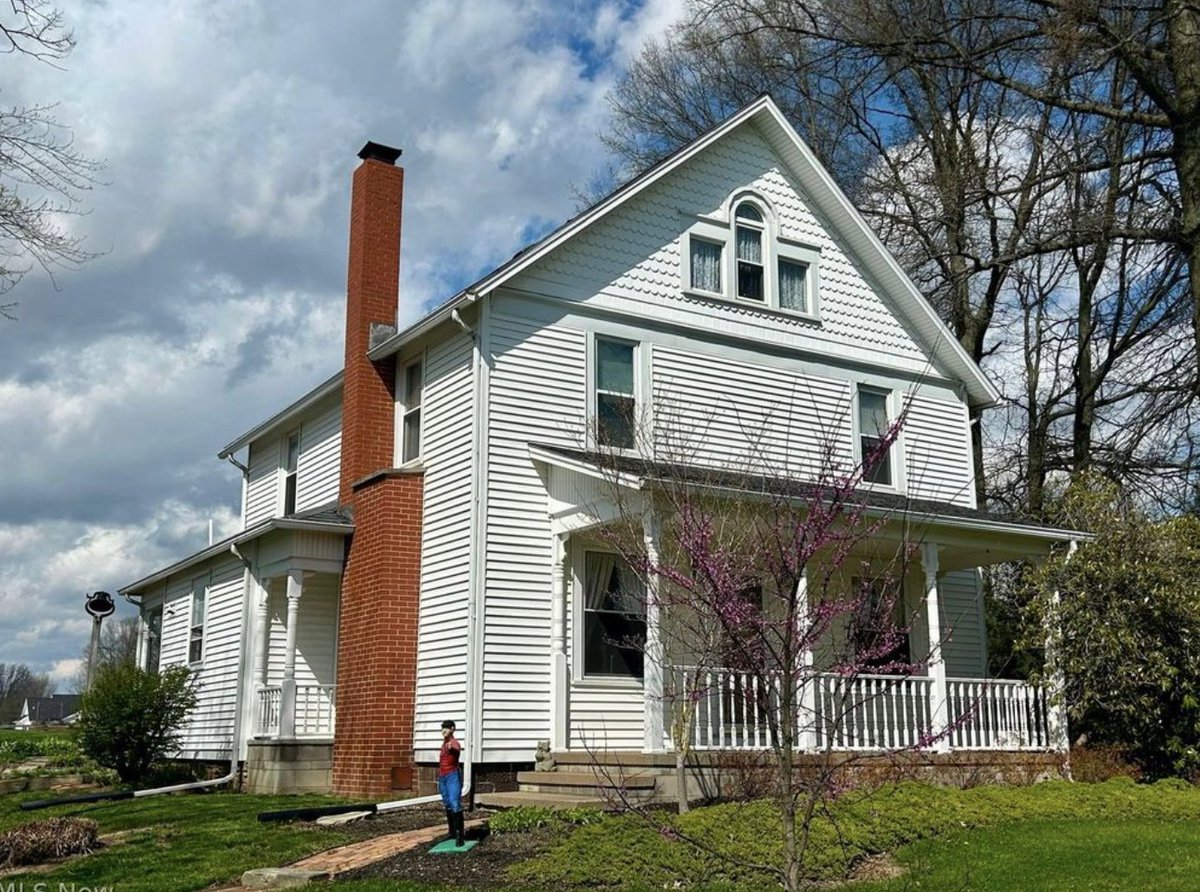 CountryLife717's tweet image. $425K. Lovely, pristine #Ohio #farmhouse on 5 acres. countrylifedreams.com/c-1901-ohio-fa…