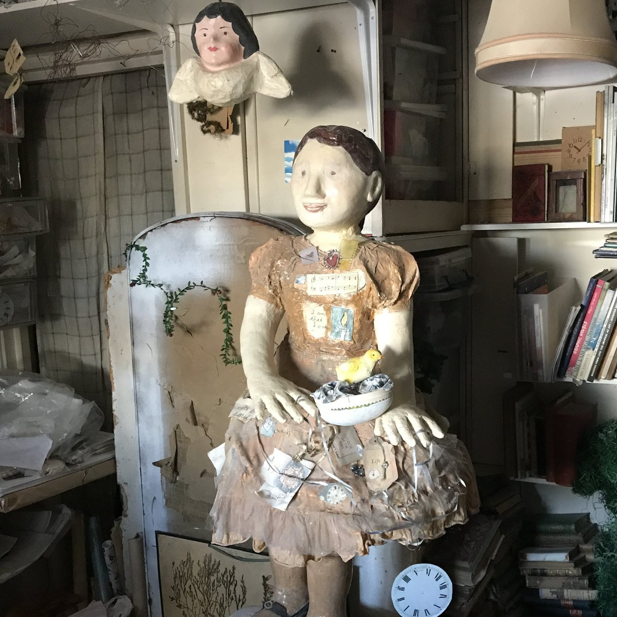 CarolynGowdy's tweet image. ! Happy Spring ! 💛  from my studio … 

#springtime #scene #studio 
©️Carolyn Gowdy