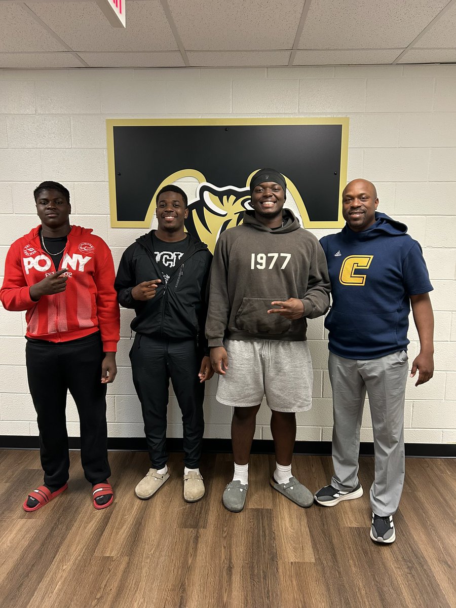 THSFootballGA's tweet photo. Thank you @CoachT_Ward84 of UTC for stopping by and talking with some of our guys!

 #RecruittheTigers https://t.co/DljF6PaH2b