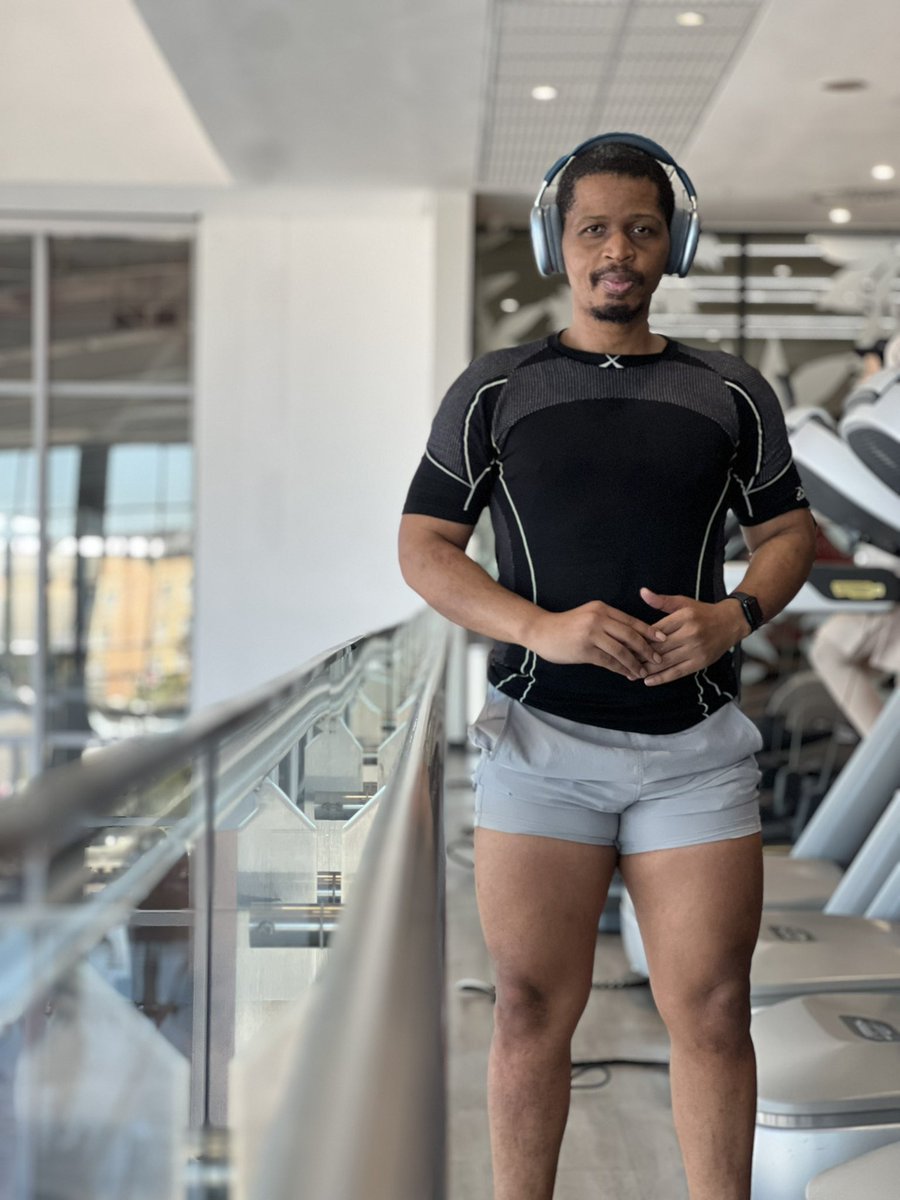 BaldwinDimeku's tweet image. W:20 | D:1

#FrontSquat 4 sets: 6 rep 75 kg
#BarbellSquats 4 sets: 6 rep 95 kg
#Deadlift 4 sets: 6 rep 95 kg
#SeatedCalfRaises 4 sets: 6 rep 70 kg
#SeatedLegCurl 4 sets: 6 rep 60 kg

#Walking 30 min
#StrengthTraining 1 hr, 17 min
#Walking 50 min

Tracked on @SetgraphApp