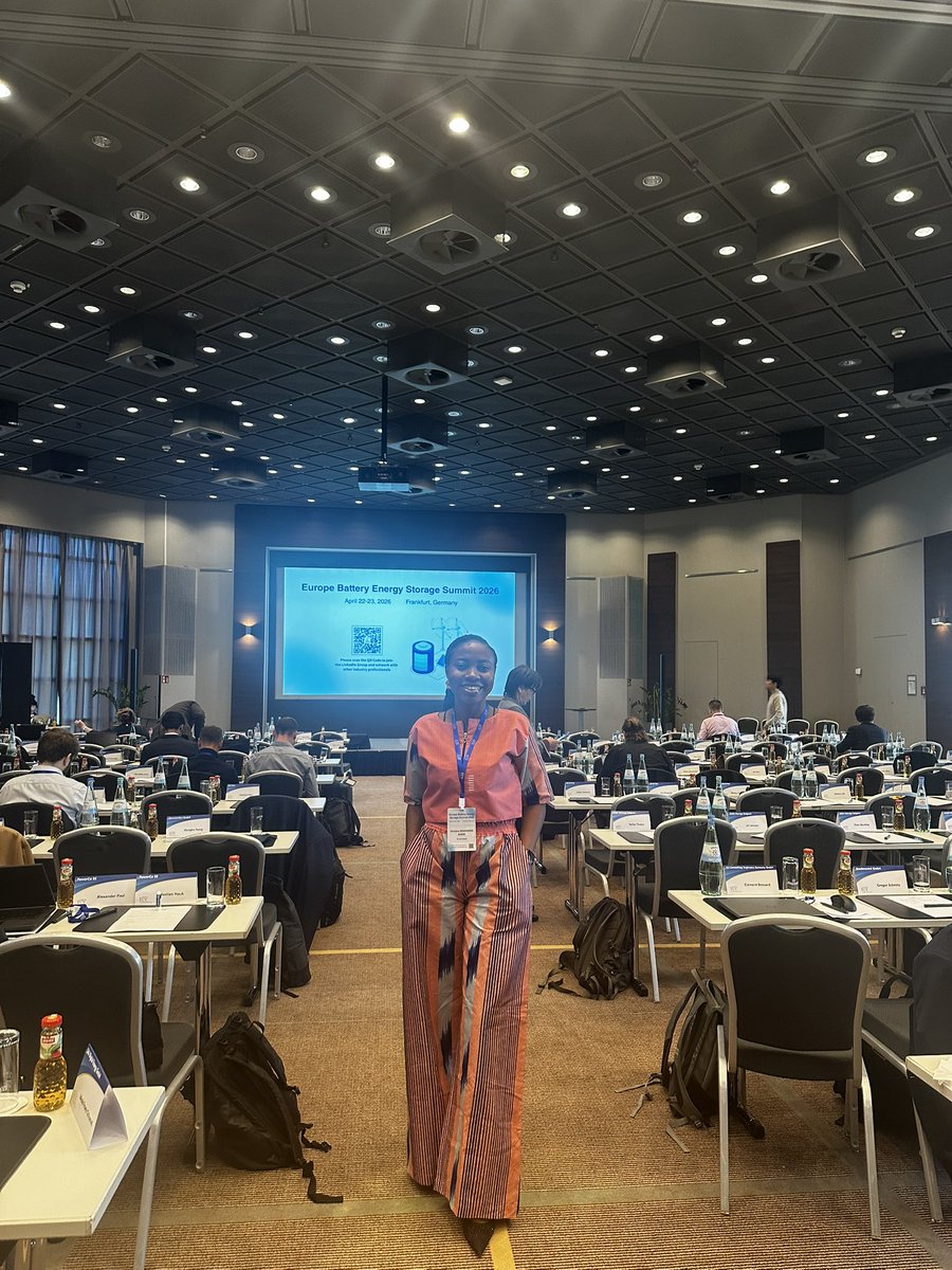 RhusimaneC's tweet image. De retour de Frankfurt au #BESS Summit , je retiens que #microgrids + #stockage=opportunité majeure  pour le système énergétique de la #RDC. Reste une question : serons-nous fournisseurs ou acteurs de la transformation (ressources critiques #Batteries)#TransitionEnergétique