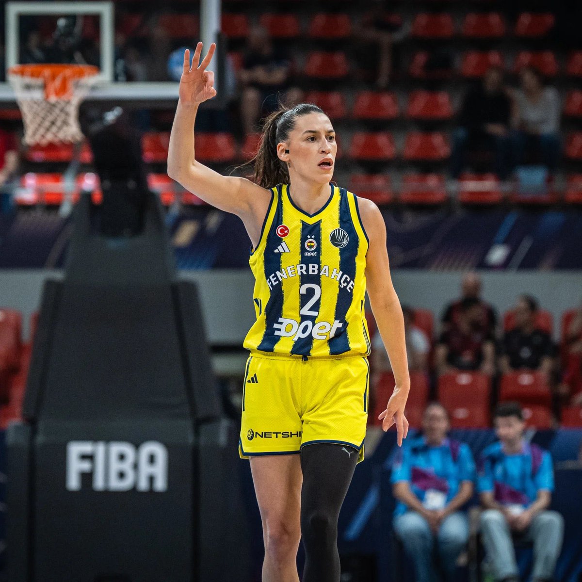 ajansfenercom's tweet photo. Galatasaray, geçen sezonu Fenerbahçe'de tamamlayan milli oyuncu Sevgi Uzun'la 2 yıllık anlaşma sağladı. 

(🔗EskiAçık) https://t.co/B5Ag8m1iro