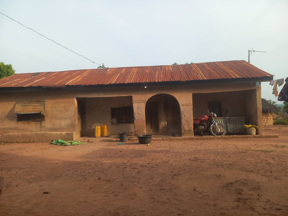 KhalifaBal22803's tweet photo. 🌾Step into the Soul of Rural Living.
This humble gem speaks volumes earthen walls that tell stories, a bold red corrugated roof standing proud against the sky, and a grand arched doorway.
#RuralBeauty #TraditionalArchitecture #LifeUnplugged #AfricaVibes #SimpleLiving https://t.co/0hwqfNrwt5