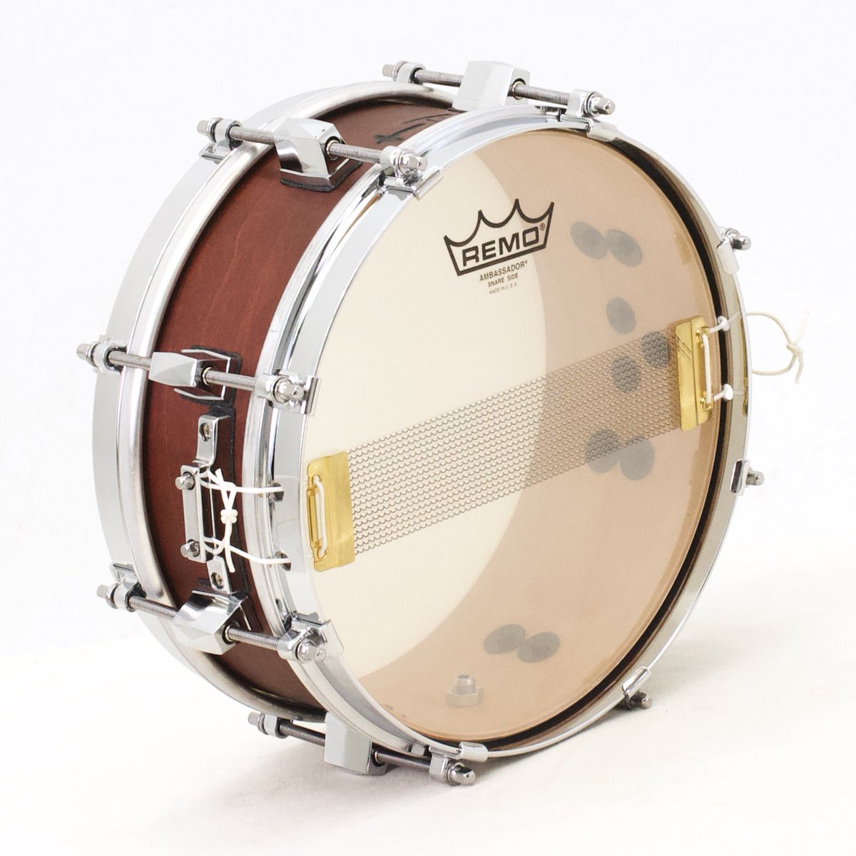 TreeHouseDrums's tweet photo. When a high, crispy snare is called for that still has body and punch, 4x10 is the magic combination. This one's decked out with standard chrome hardware over "Cauldron Brown" dye. 4x10; plied maple; satin wax. Buy now: https://t.co/3b2XmL1lnn https://t.co/HNhRWnUxnX