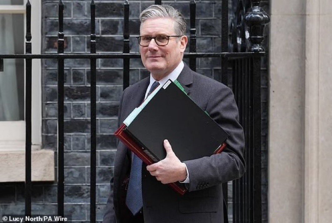 Mofoman360's tweet image. Do you think Keir Starmer’s position of Prime Minister is now untenable

#StarmerOut