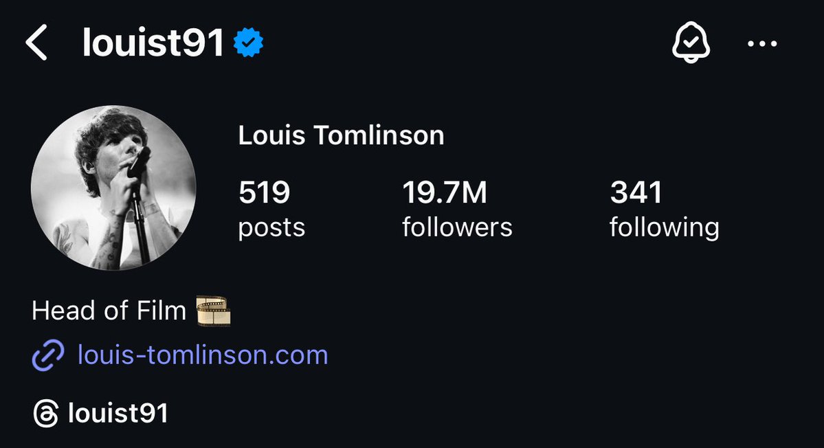 aris ໑̣ tweet media