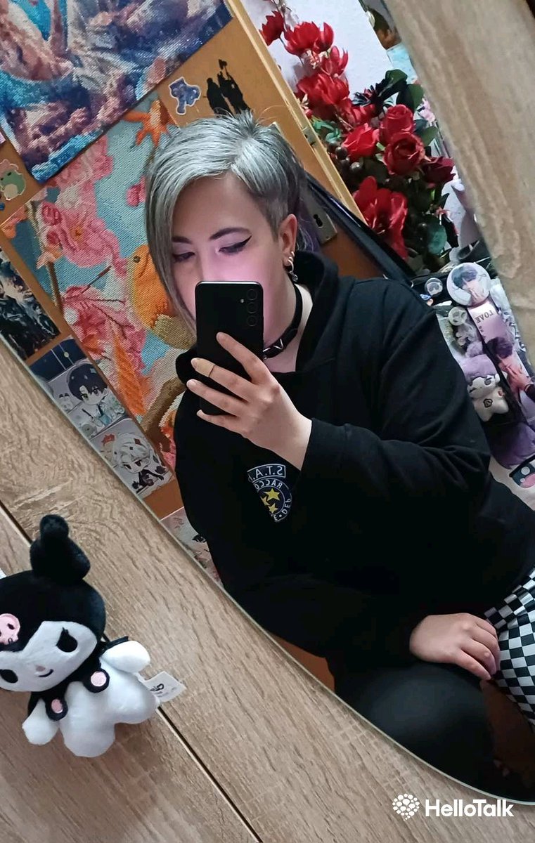 SandyMisaki's tweet photo. 8 Billion People in the world and i still have never had a Boyfriend with 32. 🫩 https://t.co/arvnGzoKjl