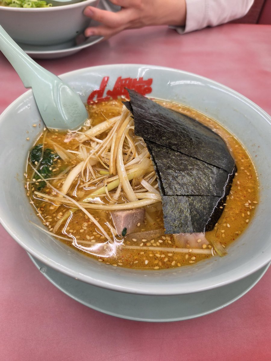 チキラー tweet media