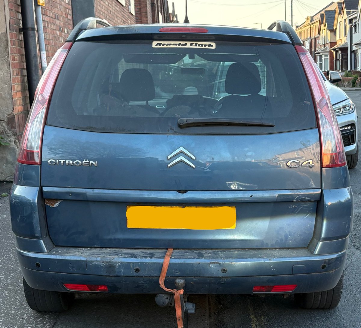 Trafficwmp's tweet photo. #RoadCrimeTeam spotted this car on patrol in Darlaston which had been involved in thefts and it was stopped safely to prevent a pursuit. The driver was wanted X 5 and has now been recalled to prison! #prisontime https://t.co/67IdoX4Uw1