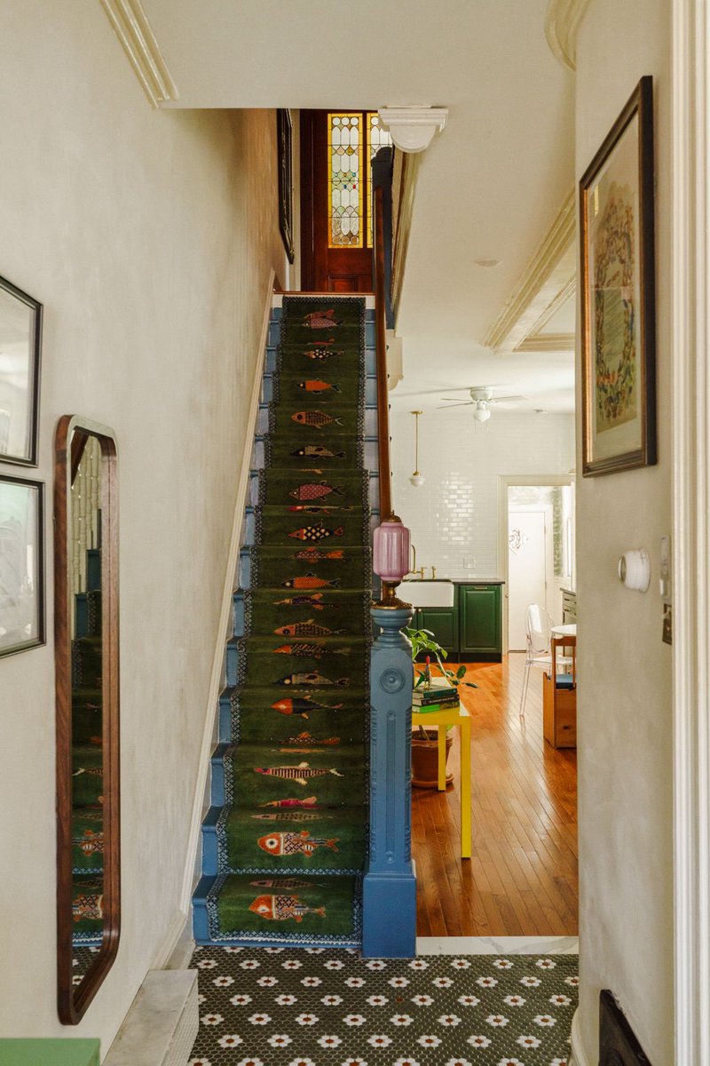 zillowgonewild's tweet image. I’M FOREVER a sucker for a Philadelphia rowhome, here’s one with “all victorian character intact”. 

CLFO $469,000 and already pending after 3 days on the market.

Also, fish stairs