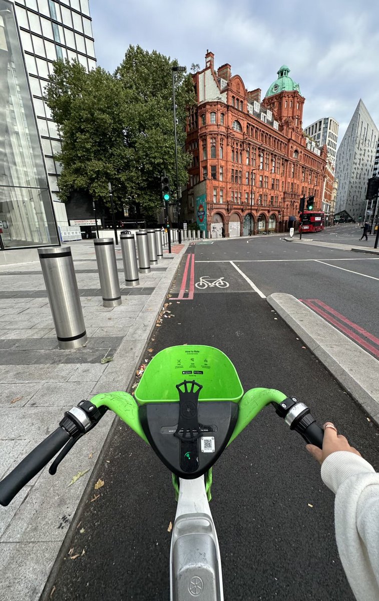 GraceMilly95's tweet photo. Good afternoon, London☕ https://t.co/fIVBsgDDlE
