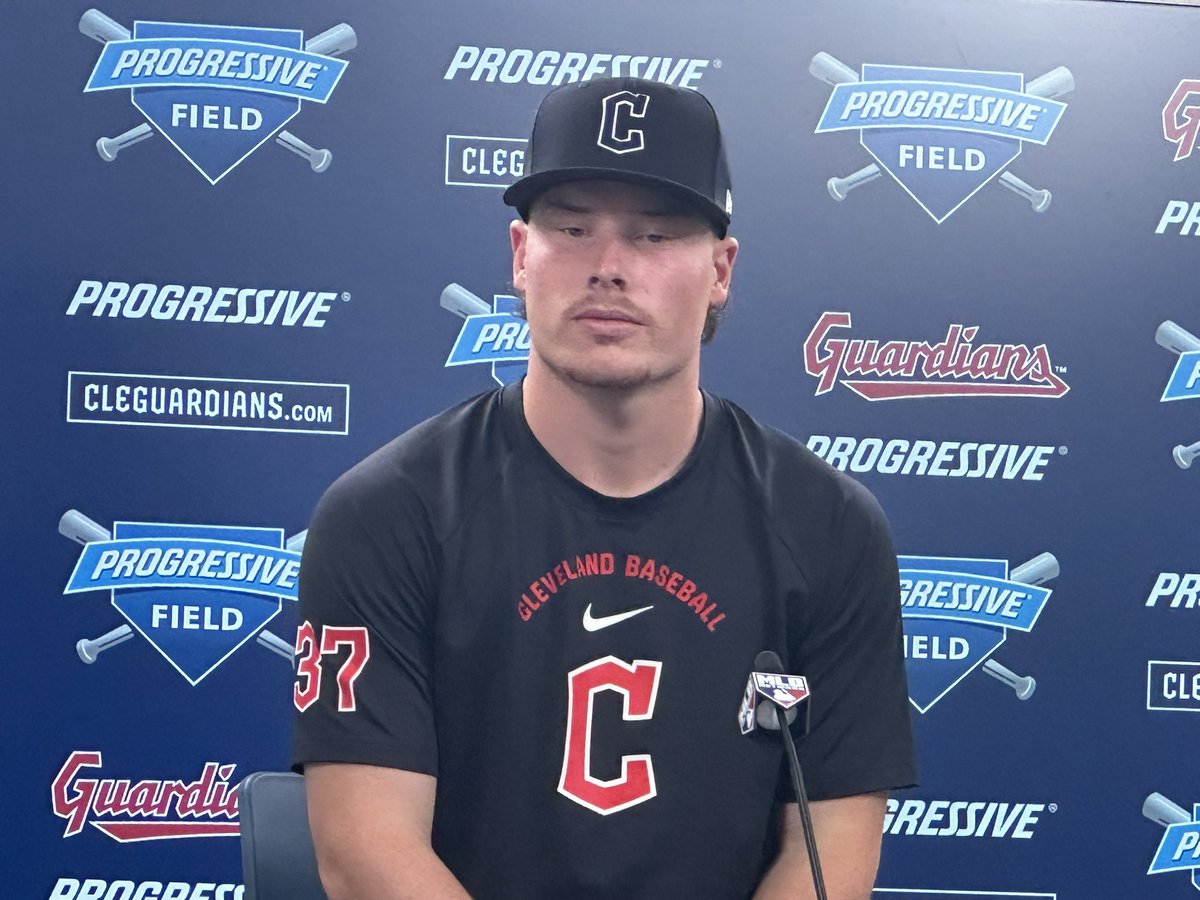 John_Sabol's tweet image. The Aussie Arrival!

Travis Bazzana says he learned he was going to get called up on Sunday. His parents arrived from Australia last night.

He added when he was drafted in July 2024, he expected to help the #Guardians at the big league level by 2026.

And here we are.
@fox8news