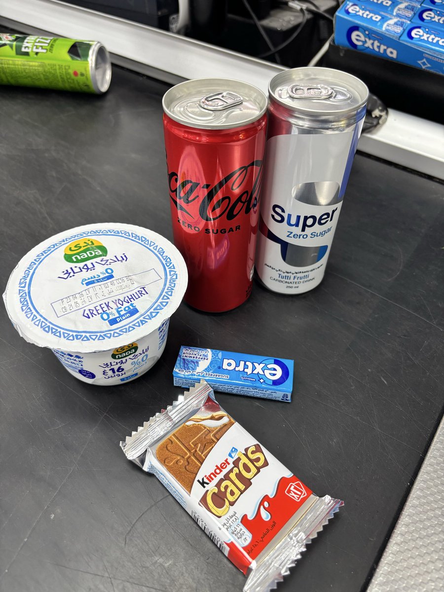 /ʃuː.ʃuː/ tweet media