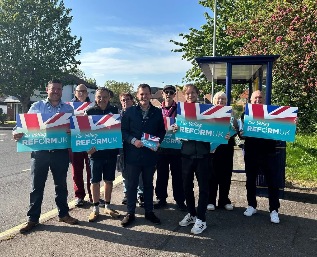 JacobS4Fratton's tweet image. Great to be out in #Copnor this evening with the #Portsmouth @reformparty_uk team and special guest @RobertJenrick MP 🩵

We had a brilliant response on the doors with lots confirming their support for Carl Inman next week 💪 

It’s #TimeForReform. Vote #ReformUK on 7th May 🗳️