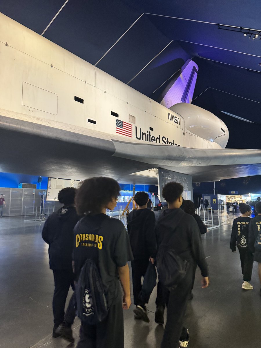 icschool_online's tweet photo. ICS 8th Grade brought history to life at the Intrepid Sea, Air &amp; Space Museum 🇺🇸 exploring the Cold War firsthand!. ✈️🚢🚀 #STEAM #IncredibleCatholicStudents @ArchNY_Schools @IntrepidMuseum https://t.co/M3e9oj0RSG