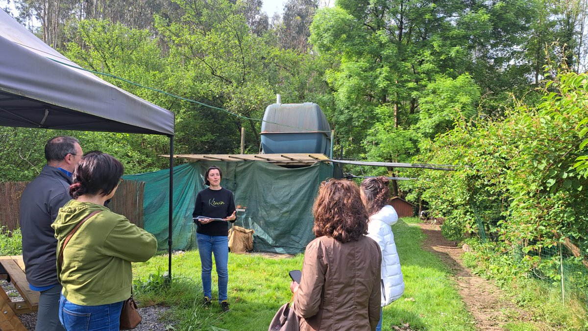 asturascluster's tweet photo. Hoy 28 de abril, se celebrú la última jornada, cofinanciada por el proyecto Gijón impulsa, de reconocimiento de recursos turísticos en la Finca Terramor, localizada en Sisiello, Gijón. Se hablo de del cultivo del kiwi y se hizo una prueba de productos elaborados de la finca. https://t.co/P9xwAmOYSk