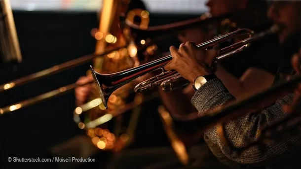 UNESCOMexico's tweet image. 🎷🪘El Día Internacional del Jazz (30 de abril) celebra su 15° aniversario con el All-Star Global Concert en directo desde Chicago.

👉🏿Consulta el programa de la #UNESCO con motivo del #JazzDay.

➡️ f.mtr.cool/tvmgkkrctm