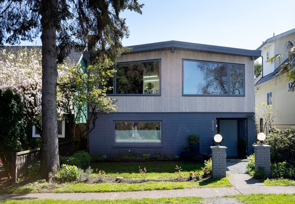 WCoastWindows's tweet photo. Our Pinnacle Series offers a modern, sleek design with energy-efficient performance, custom colour options, and glazing choices tailored to your needs. It is a strong choice for homeowners who want a refined finish without compromising on function.

https://t.co/YKi8WnH9rs https://t.co/WF1uX9fVvp
