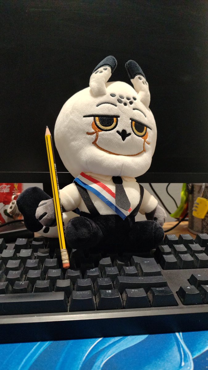 Brasio337's tweet photo. It arrived ! 
(Plush made by @craftifyxco , original idea of @SaltyPokerFace ) https://t.co/cRc1x3H4Nz