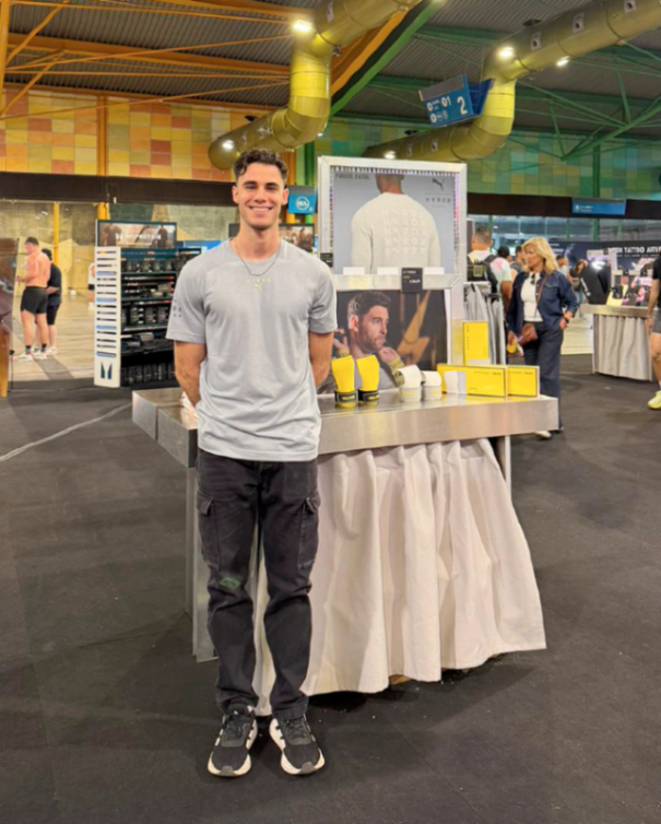 workoutevents's tweet photo. Registro, guardarropa, finish zone 🏁, water station 💧, atención en stands... Miles de participantes, un solo equipo. Así fue HYROX Málaga con WorkoutEvents ⚡

🔗 https://t.co/pGD0X3AIoO

#WorkoutEvents #StaffEventos #EventosDeportivos https://t.co/rzckYI3oRs