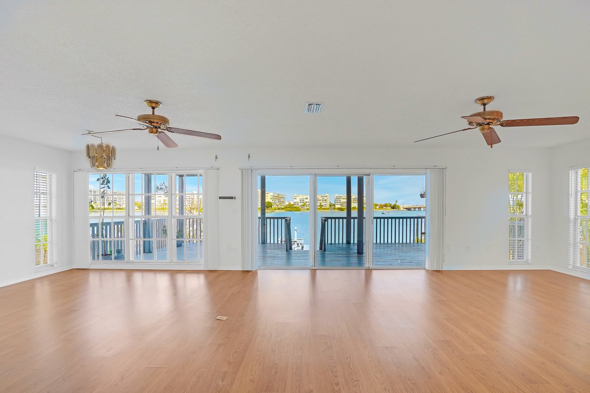 techtravel_'s tweet photo. Where Boca Ciega Bay is your backyard and dolphins are your neighbors 🌊🐬 Both units available in St. Pete Beach!

📍7845 Boca Ciega Dr, St. Pete Beach, Florida

𓇼 Unit A: https://t.co/wVort7Cp28
𓇼 Unit B: https://t.co/zZtnKYytxU

#stpetebeach #stpetebeachflorida #forrent https://t.co/aHhihQKdbc