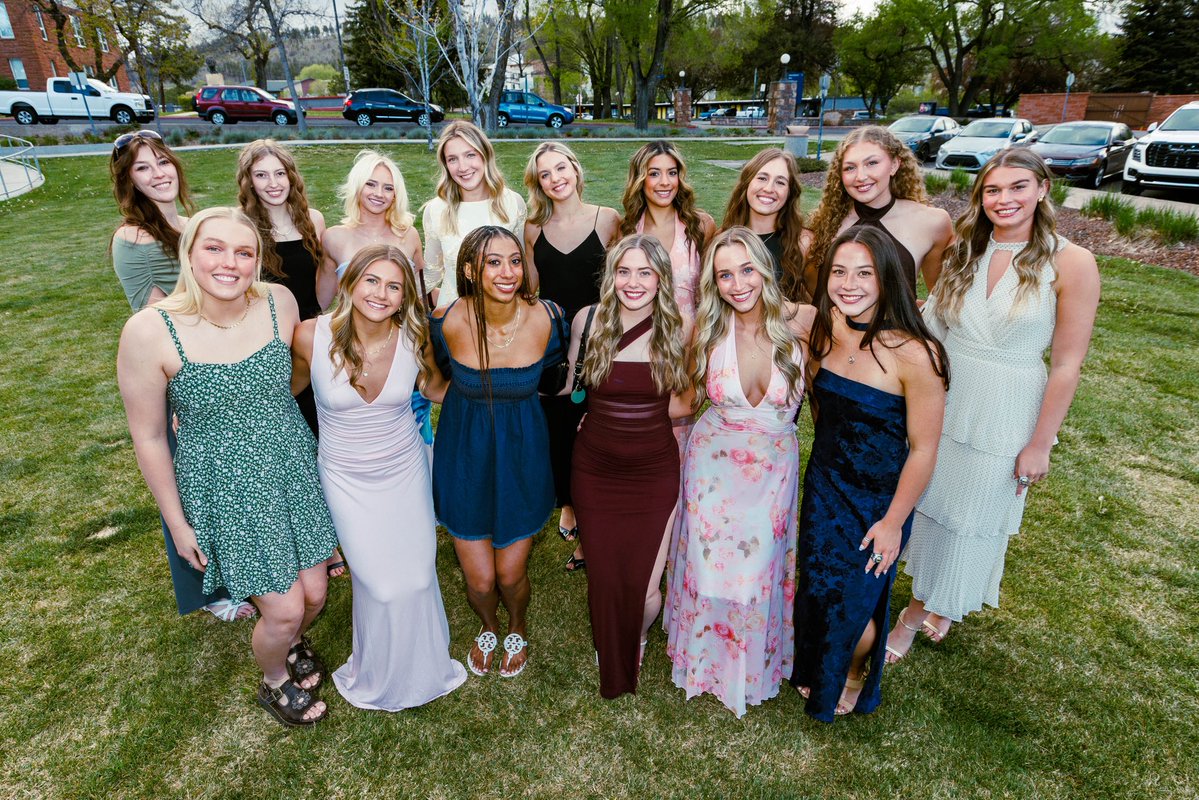 NAUVolleyball's tweet image. ✨𝕋𝕙𝕖 𝟚𝟘𝟚𝟞 𝕃𝕠𝕦𝕚𝕖’𝕤 𝔸𝕨𝕒𝕣𝕕𝕤✨

We showed up and showed out!

#RaiseTheFlag | #BigSkyVB