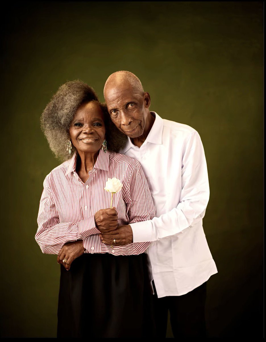 This couple are gold and rare gem 😍
Only God knows how many times they’ve offended and forgiven each other 🥹❤️

See mummy’s cute gray hair 💕💕