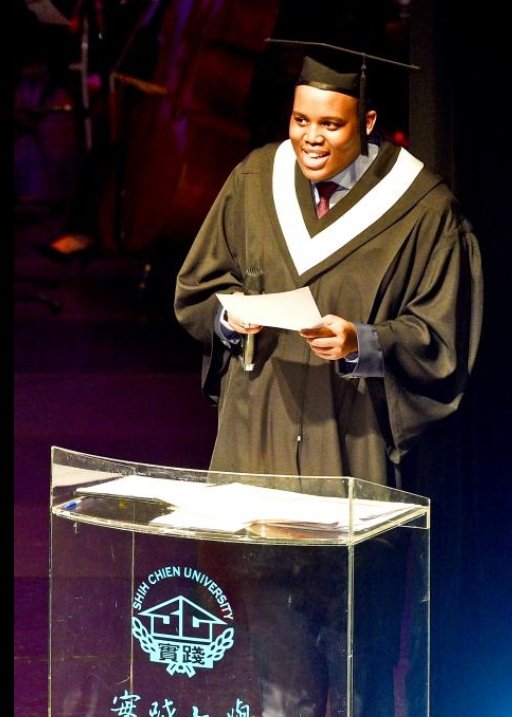 GLAM DLOZI'S CLUTTERED KITCHEN tweet media