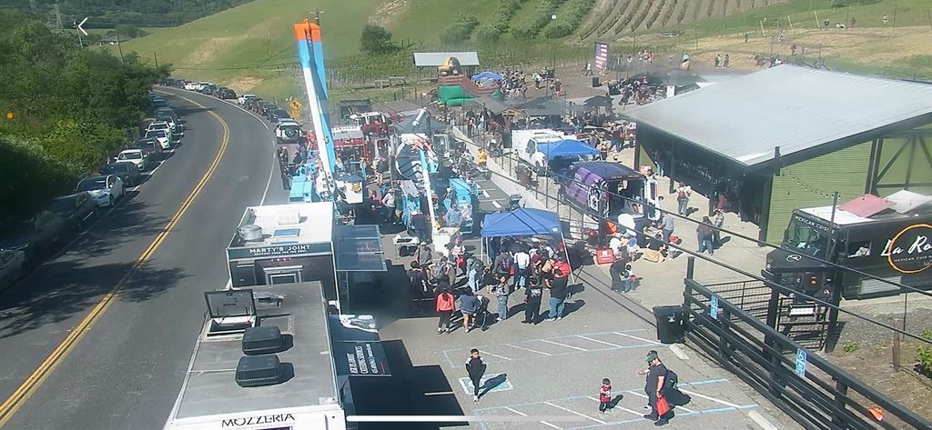 PC_Professional's tweet photo. We always have such a great time at the Junior League of Oakland-East Bay's Touch-A-Truck event. This is our third year sponsoring, and we're proud to continue supporting such a fun community tradition! https://t.co/znpMpvzXY6
