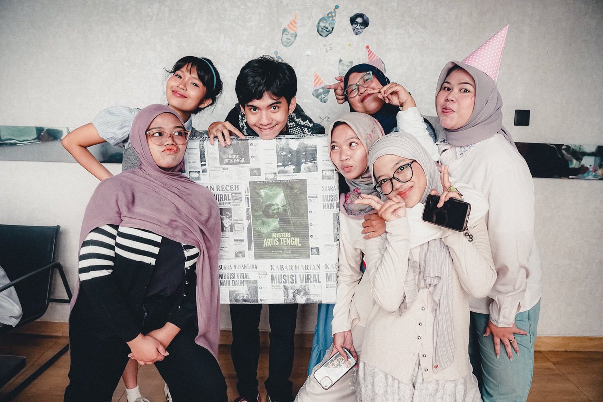 dlapa6's tweet photo. Selamat ulang tahun @akujejez happy anniv 1thn kancah²💚💚 big love sekaliii🥰🥰 https://t.co/E8zENXTiW5